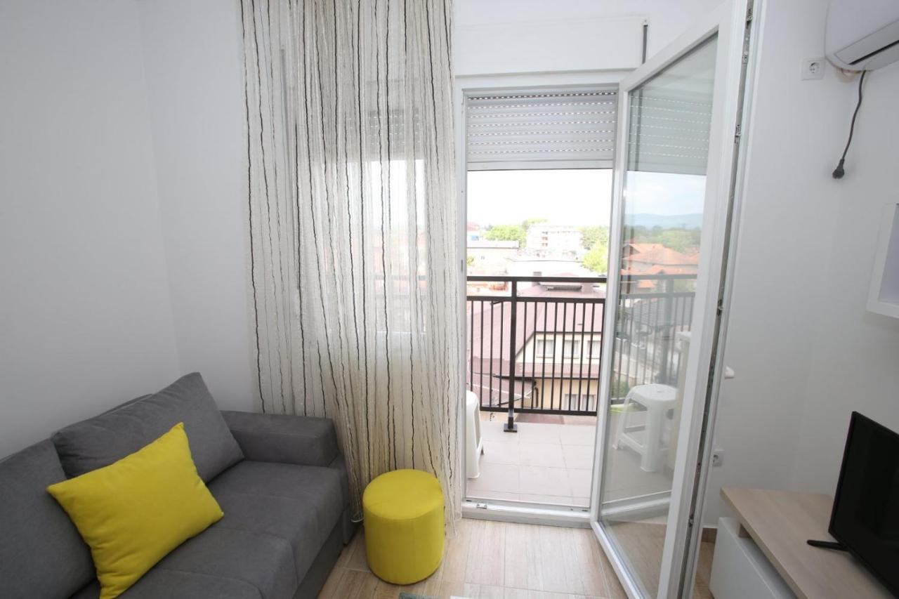 Appartement Fast Sleep & Go 3 à Paraćin Extérieur photo