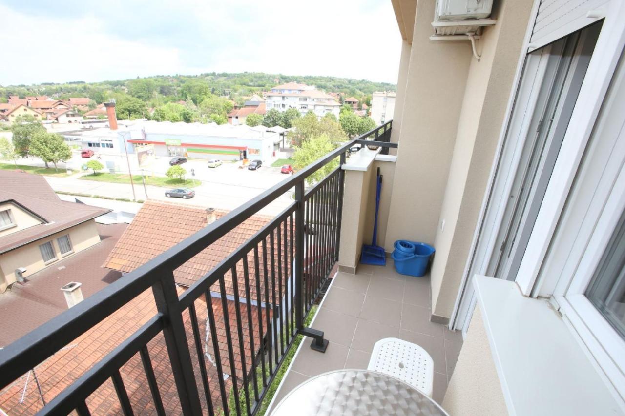 Appartement Fast Sleep & Go 3 à Paraćin Extérieur photo